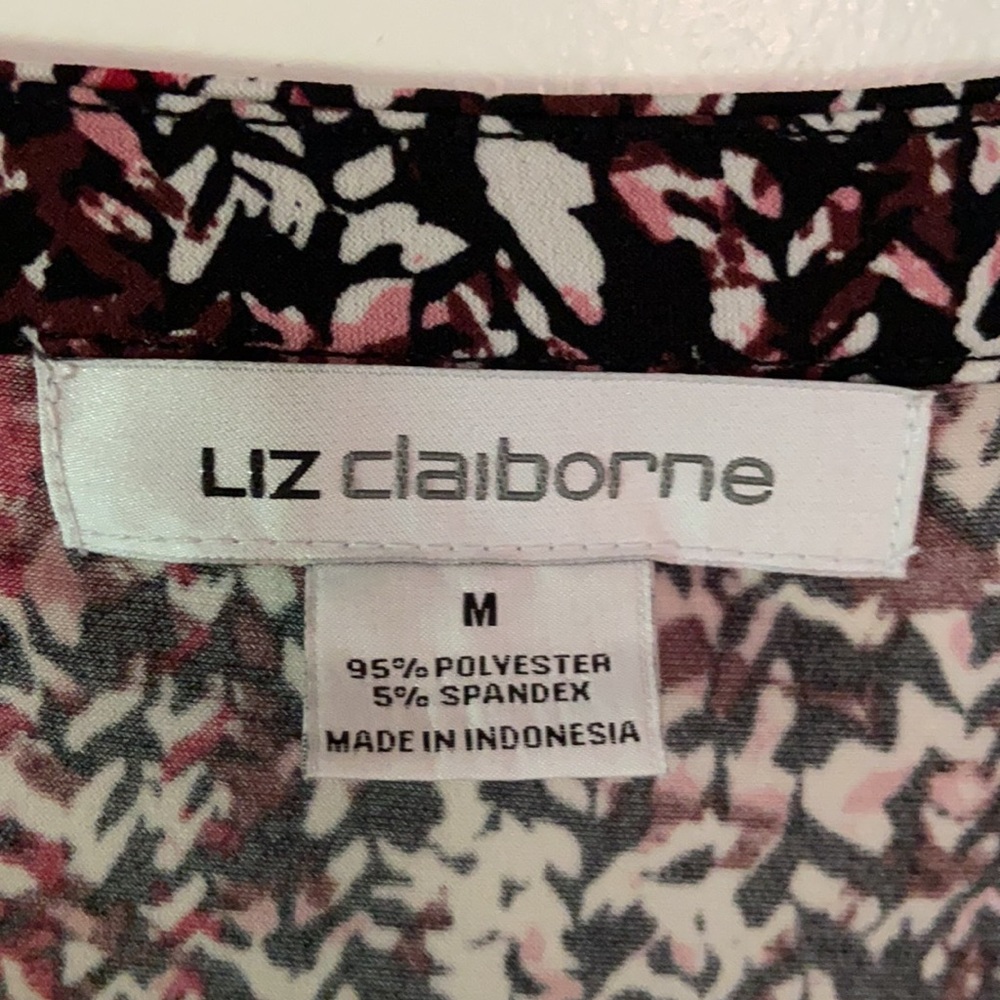Black, red and white Liz Claiborne top - Picture 4 of 6